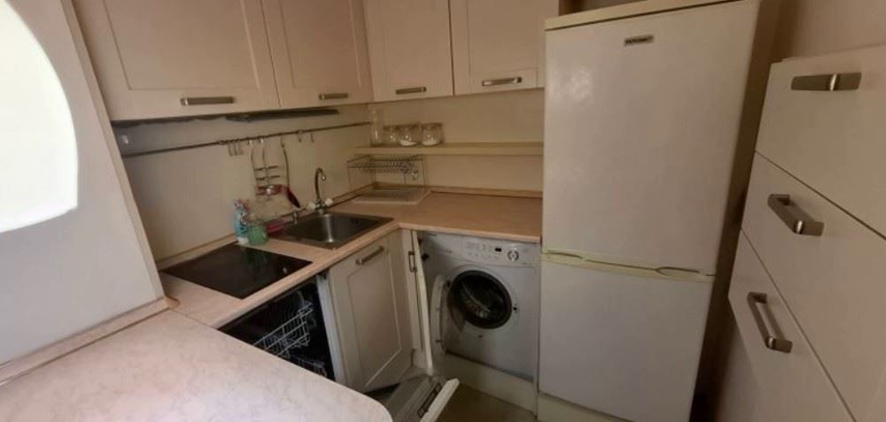 Дава се под наем Двустаен апартамент в София, Лозенец - 55 кв.м за 677.28 € - Снимка #1