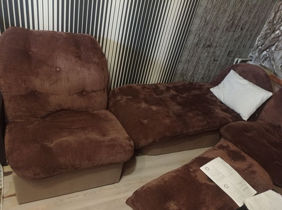 Продава се Диван със канапета