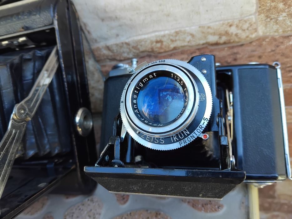 Ритро Фотоапарати  Kodak и Carll Zeiss