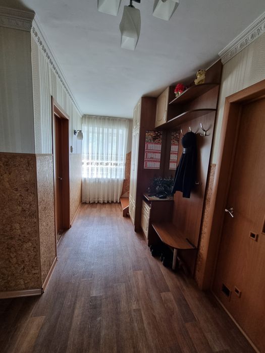Продам дом с большим участком.