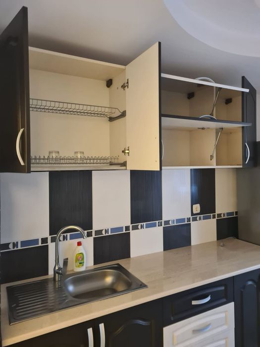 Inchiriez apartament