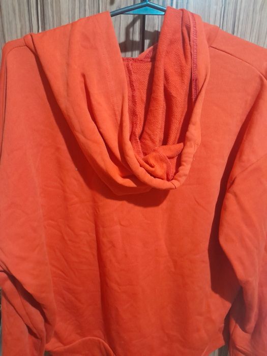 яркая толстовка оверсайз