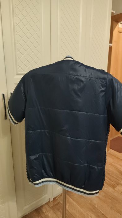 Продам куртку с короткими рукавами