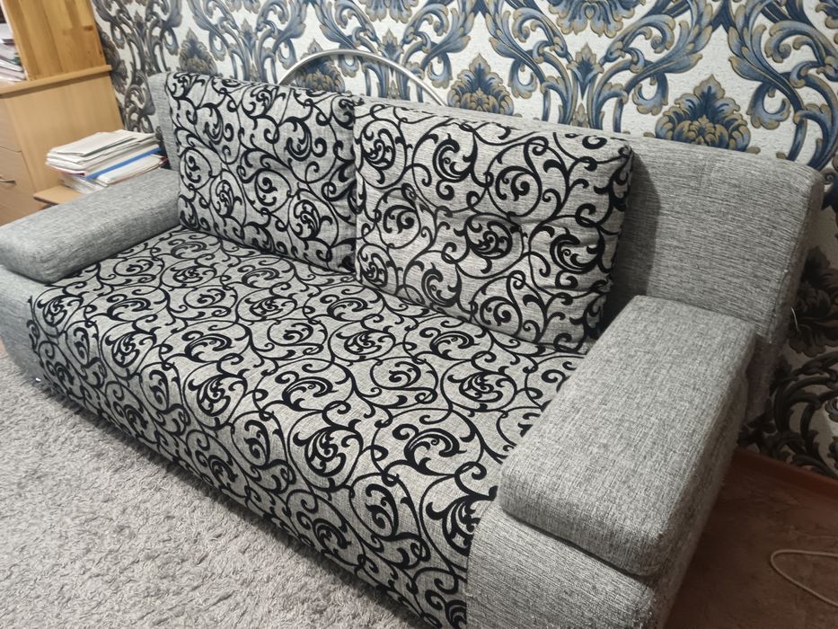 Диван, подростковый