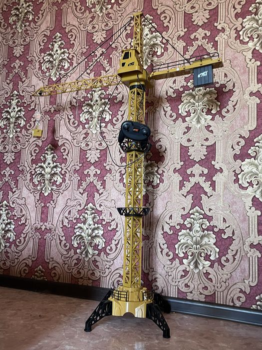 Игрушечный кран новый