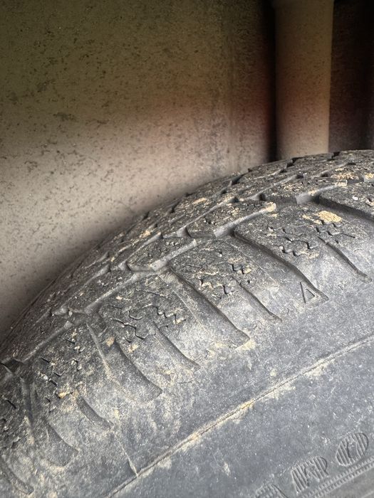 Железни 14-ски джанти със зимни гуми 5х100