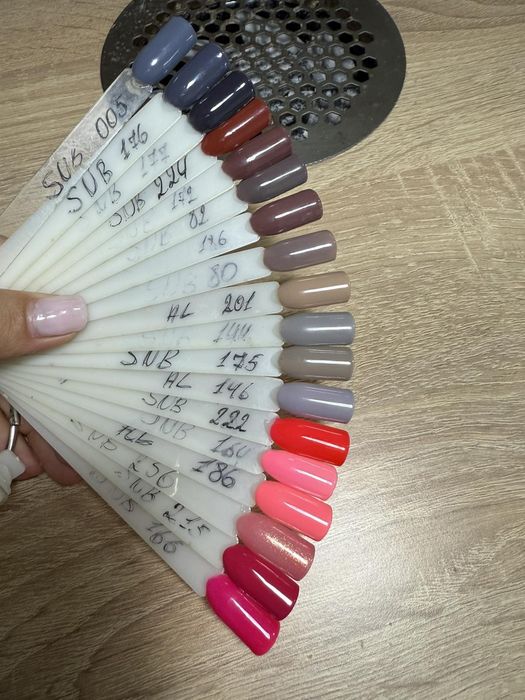 Продавам гел лакове на SNB и Alexandra’s с ТРО- 10 лв бр.