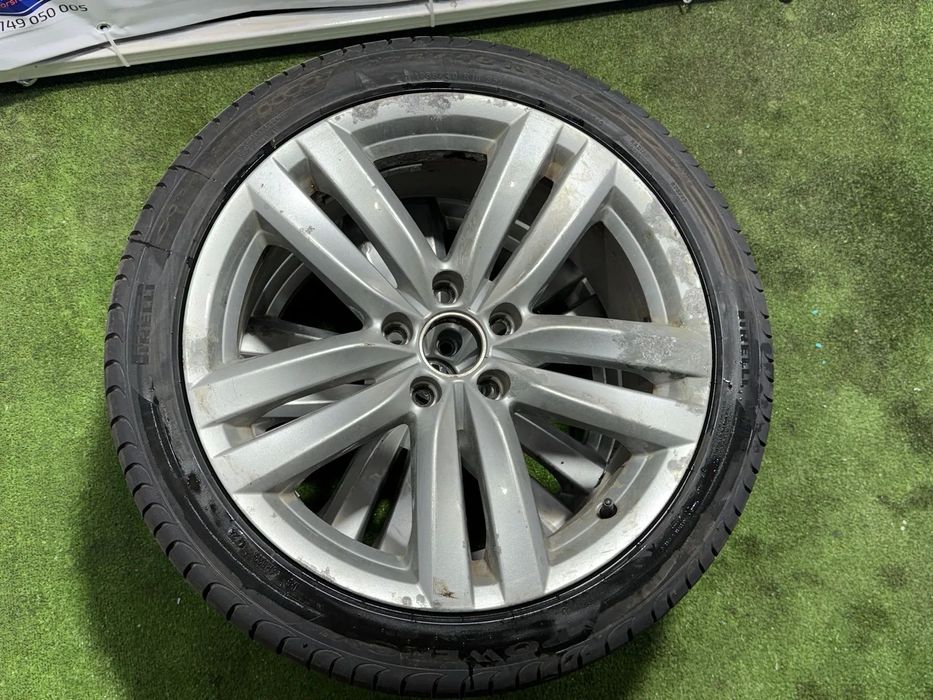 JANTE VOLKSWAGEN R18 / 5x112 / PASSAT B7 / 235/40 R18 95Y / 8JX18HZ ET44 / 3AA601025H+ CAUCIUCURI (X5)