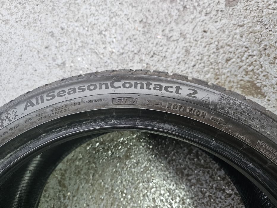 225 40 18 m+s continental allseason