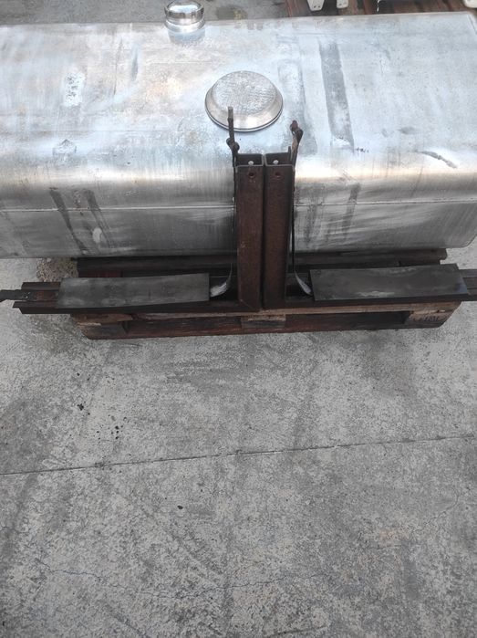 Алуминиев резервоар за камион 400л.