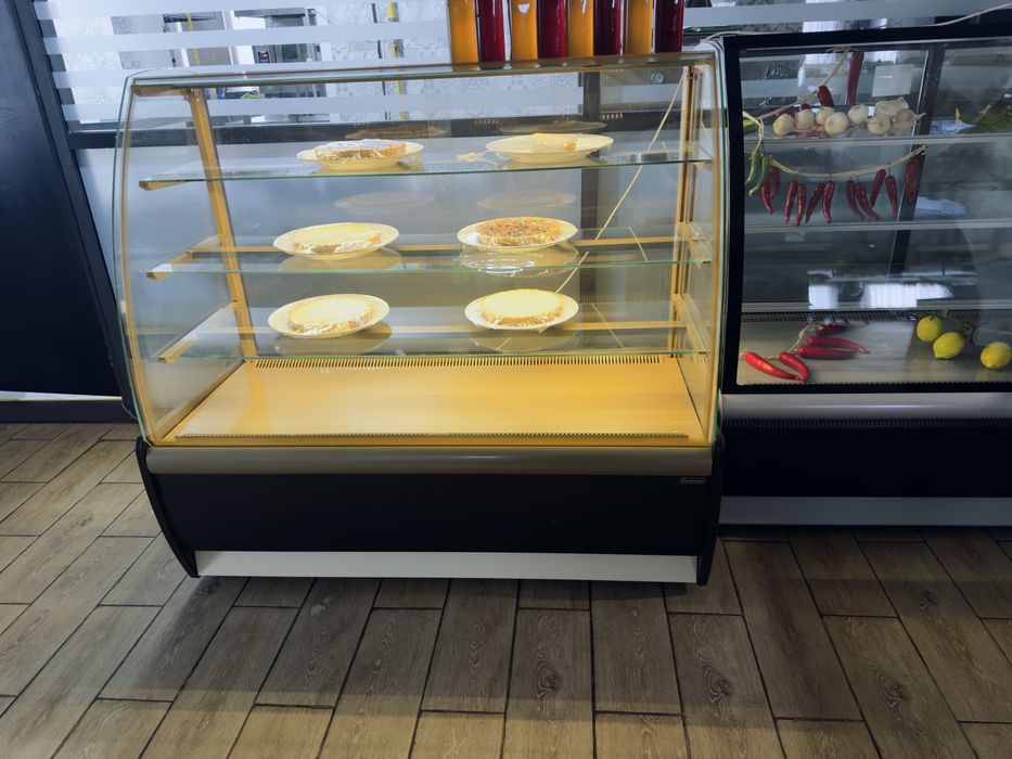 Витринный холодильник