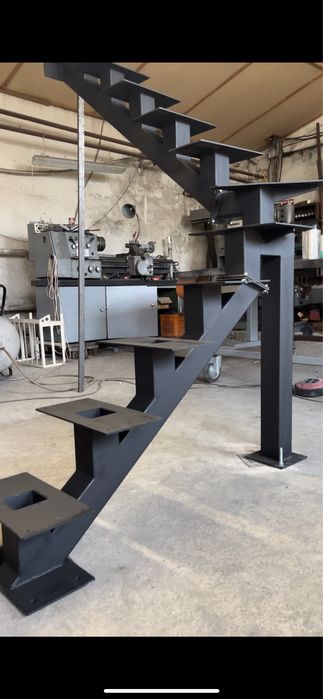 стълба  метална конструкция