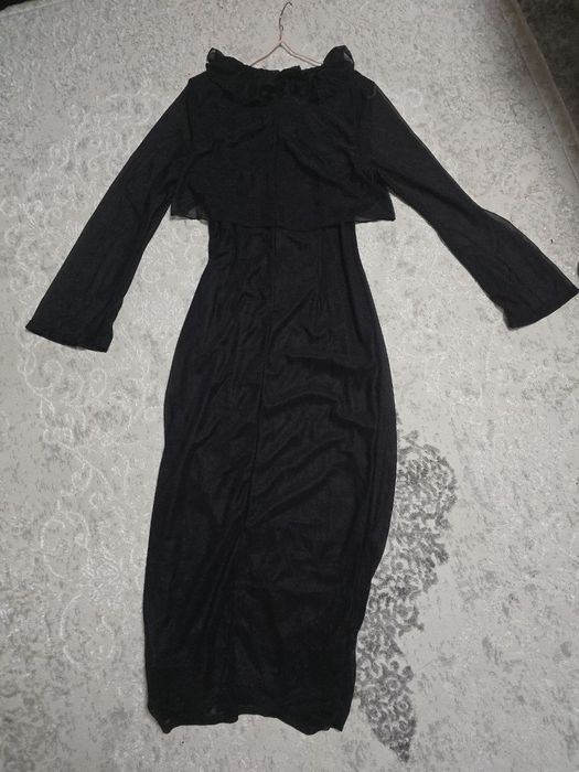 Продам платья разные