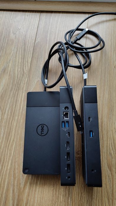 Docking station Dell WD 19 fara încărcător.