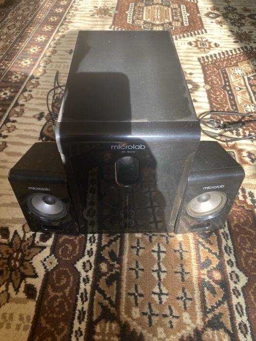 Сабвуфер Microlab с двумя колонками