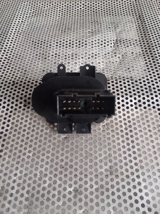 Bloc Lumini Land Rover Range Rover Sport L320 An 2005-2006-2007-2008-2009-2010-2011-2012 Volan Stanga Dezmembrez Range Rover Sport L320 2.7 Tdv6 Motor