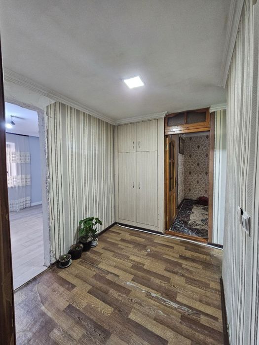 Продается 4 ком. Квартира на 2 этаже площадью 80 кв.м. В Микрорайоне