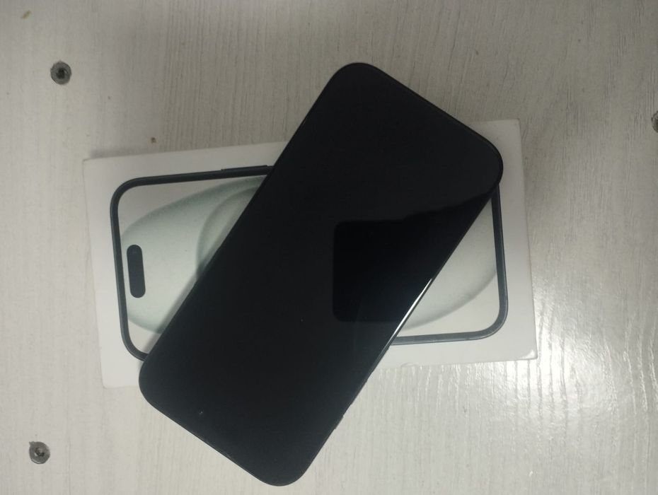 Смартфон Apple iPhone 15 128Gb черный