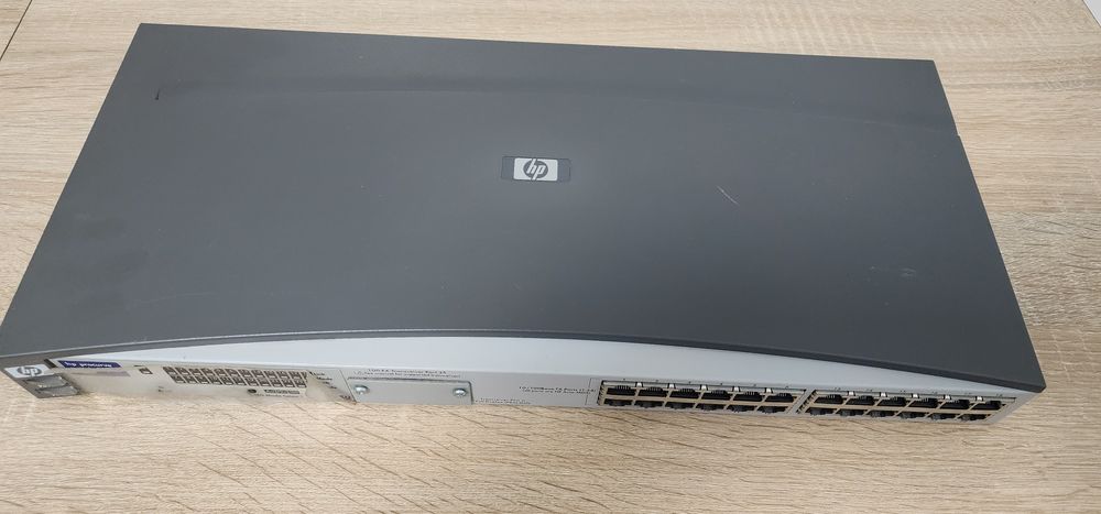Vând switch HP 24 porturi