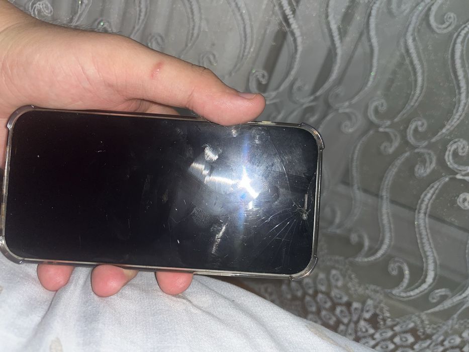 Iphone 12 Треубует вложений но работает