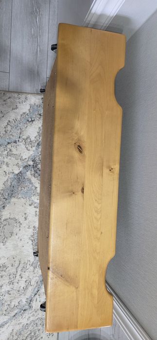 Продам кровать из массива дерева