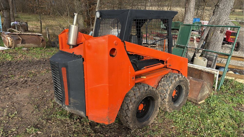 Miniîncarcător  Bobcat THOMAS 2,3 tone