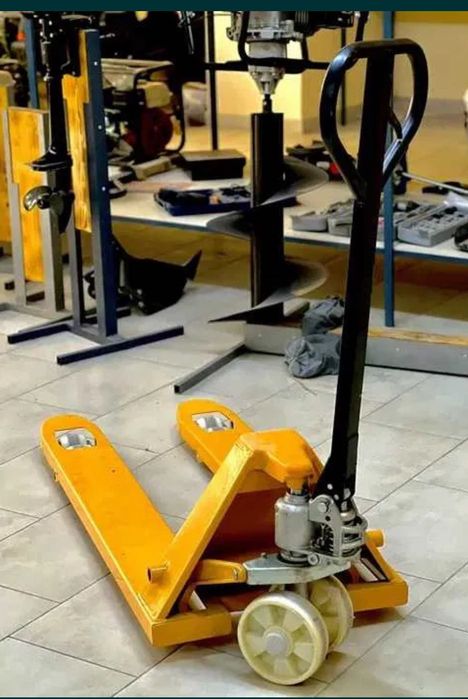 Палетна количка 2 тона