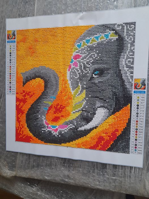 Vand tablou pe cristale,doar trebuie pus in rama..