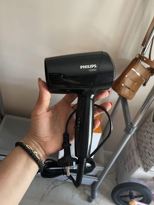 Сешоар Philips нов