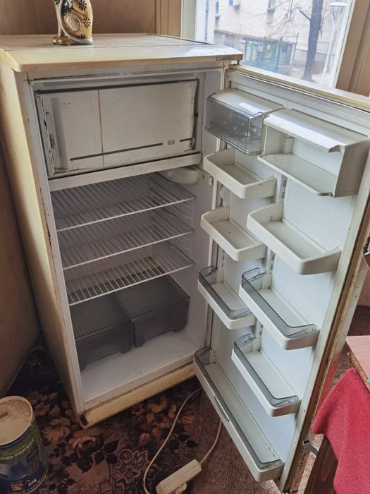 Хладилници 2 бр. РАБОТЕЩИ
