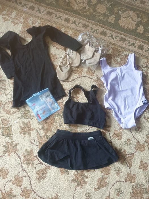 Купальники и форма для гимнастики