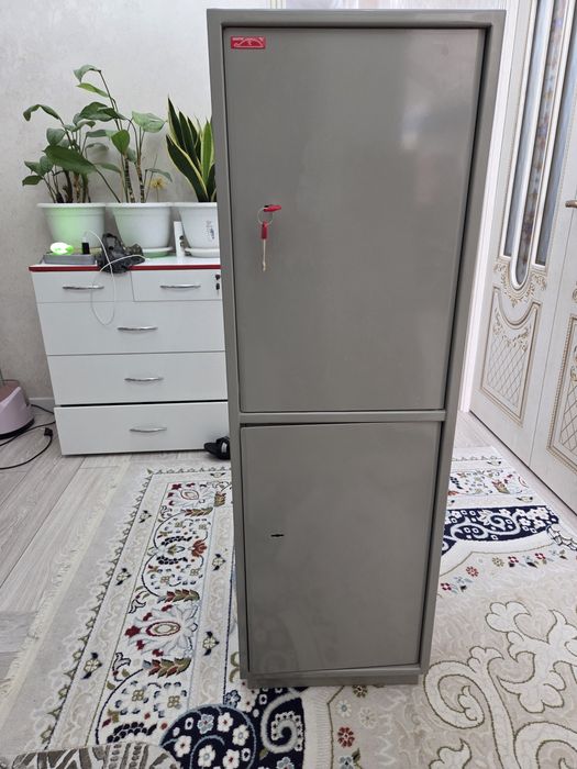 Продаётся офисный сейф
