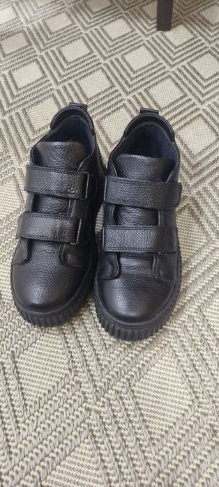 Продаются кожаные ботинки