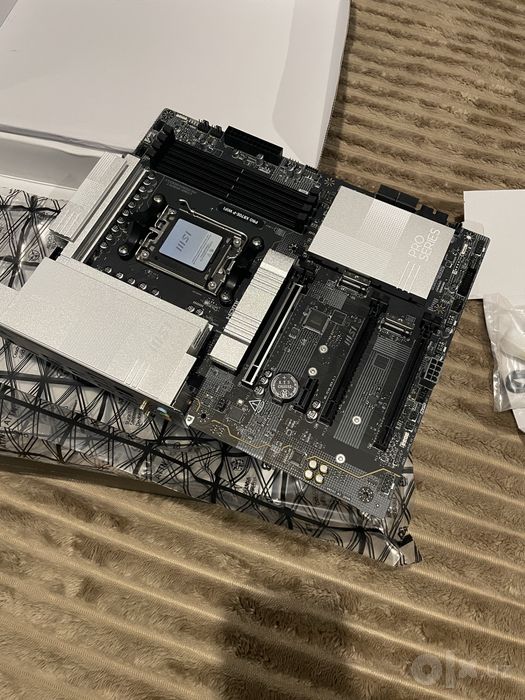 MSI X870E / X870 Tomahawk WiFi / AM5 / DDR5 / PCIe 5.0