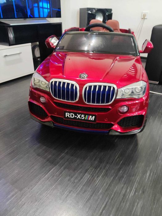 Червена кола Bmw x5