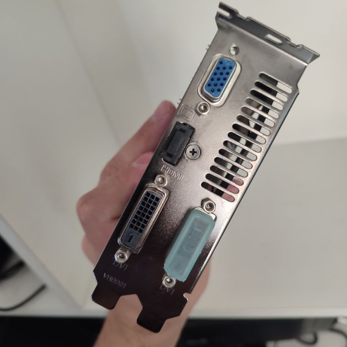 Продам видеокарту в хорошем состояний.