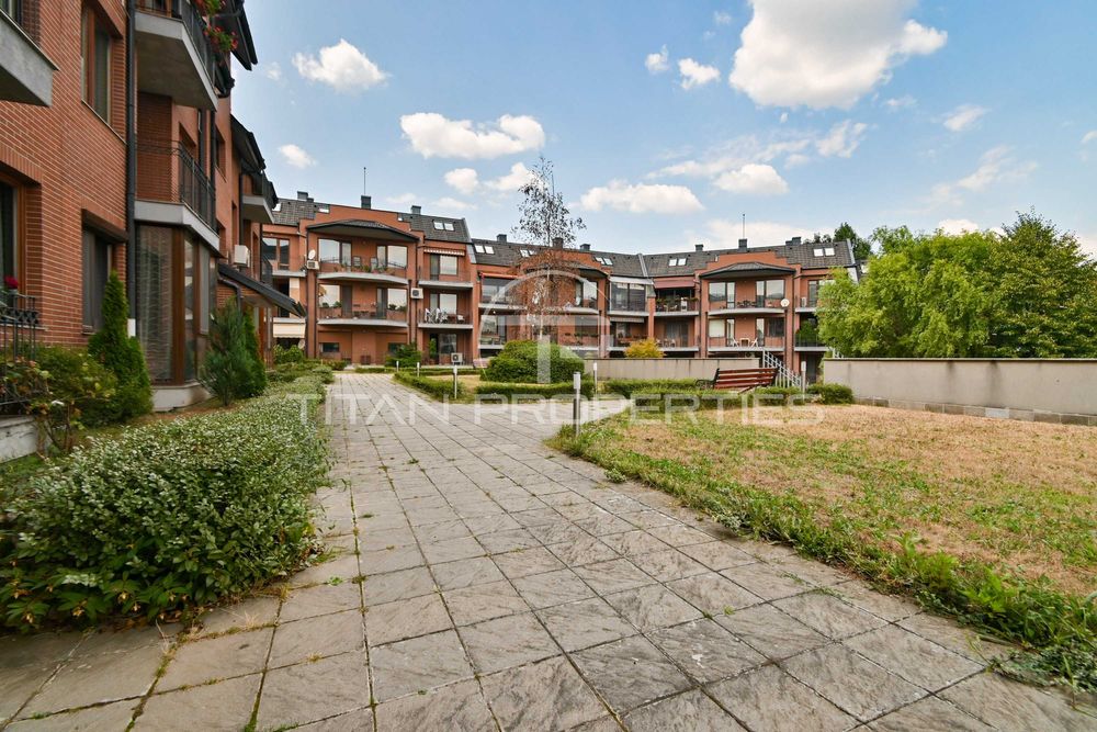 Продава се Тристаен апартамент в София, Витоша - 147 кв.м за 2041 €/кв.м - Снимка #10