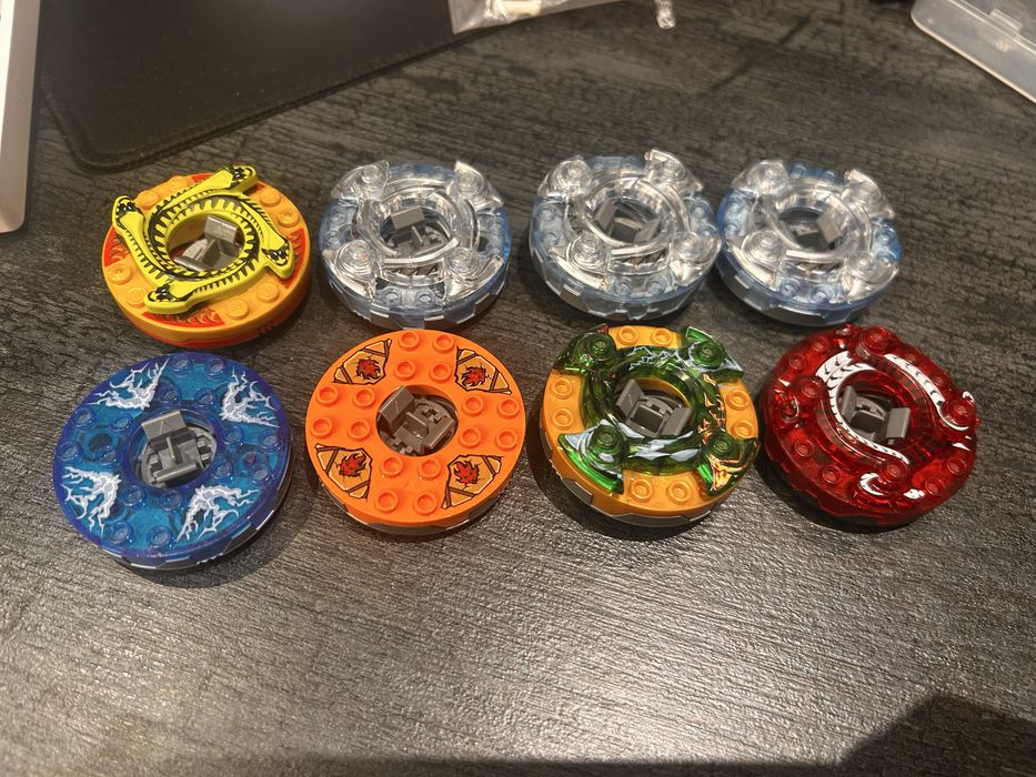 Цены у фигурок разные !оригинал все