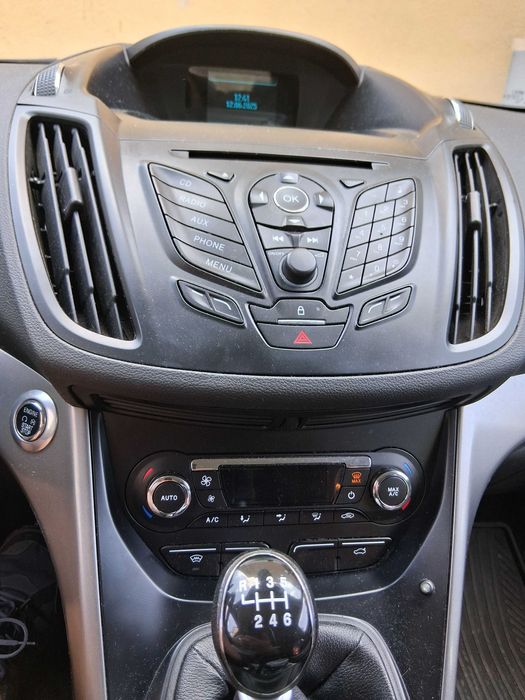 Vand Ford Kuga , an 2015 , motor 2.0 L diesel , inmatriculat