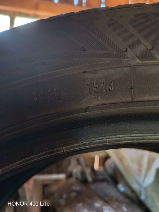 Vând anvelope 245/50r19
