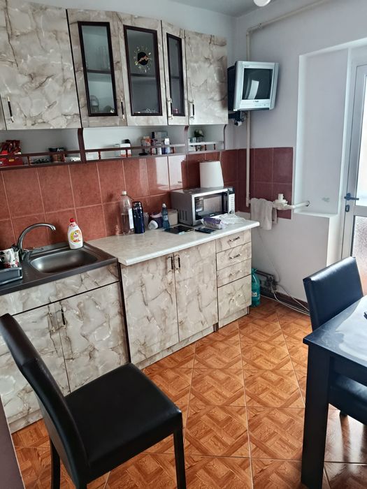 Vând sau schimb apartament cu 3 camere