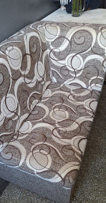 Малко диванче.напълно запазено