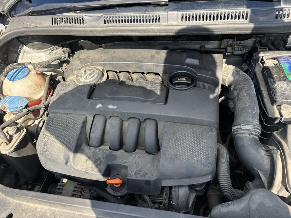 На части Vw Golf Plus 1.6i bse 2007год бензин ръчка