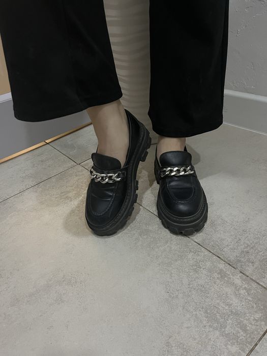 Продам женскую обувь