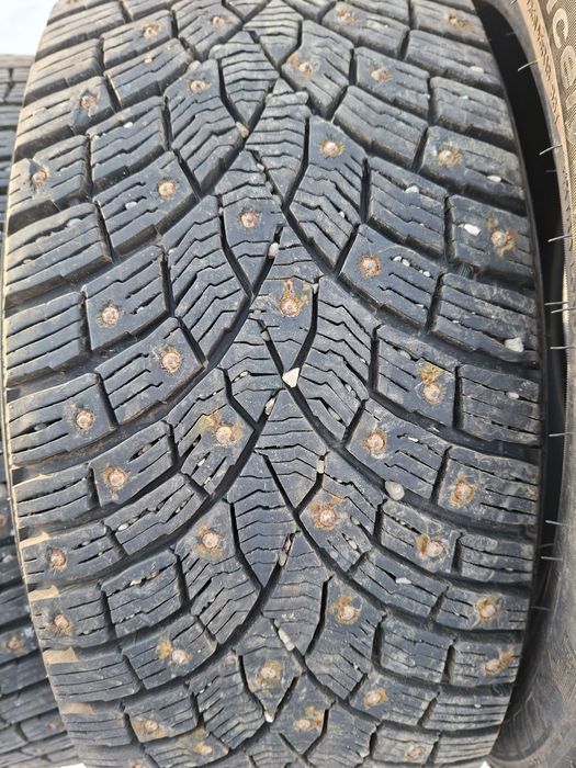 Продам шины. 235/45/18 трианжела