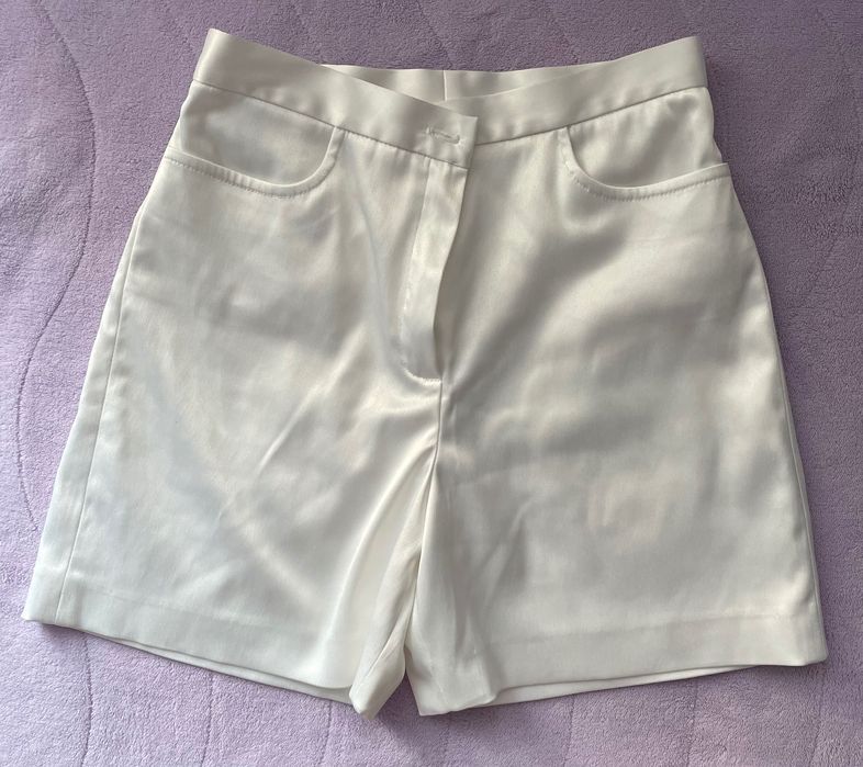Сатенени къси панталони