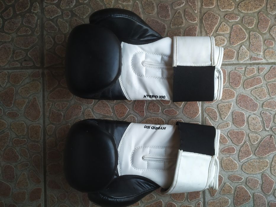 Боксови ръкавици