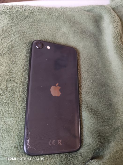 Телефон iphone SE 64GB