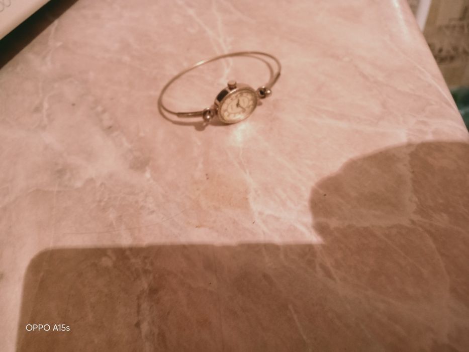 Продам женские наручные часы СССР