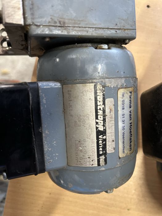 Motoare electrice cu reductor